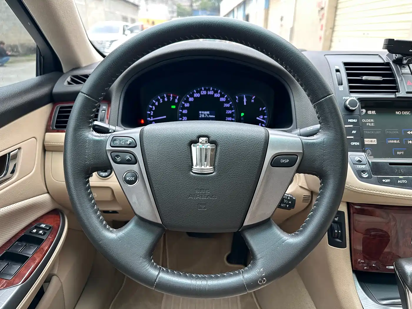 Toyota Crown 2012 2.5L Royal Leather Edition фото 13
