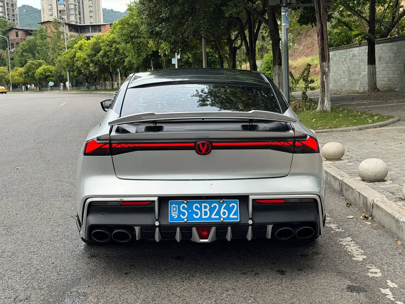 Фото 4 - Changan UNI-V