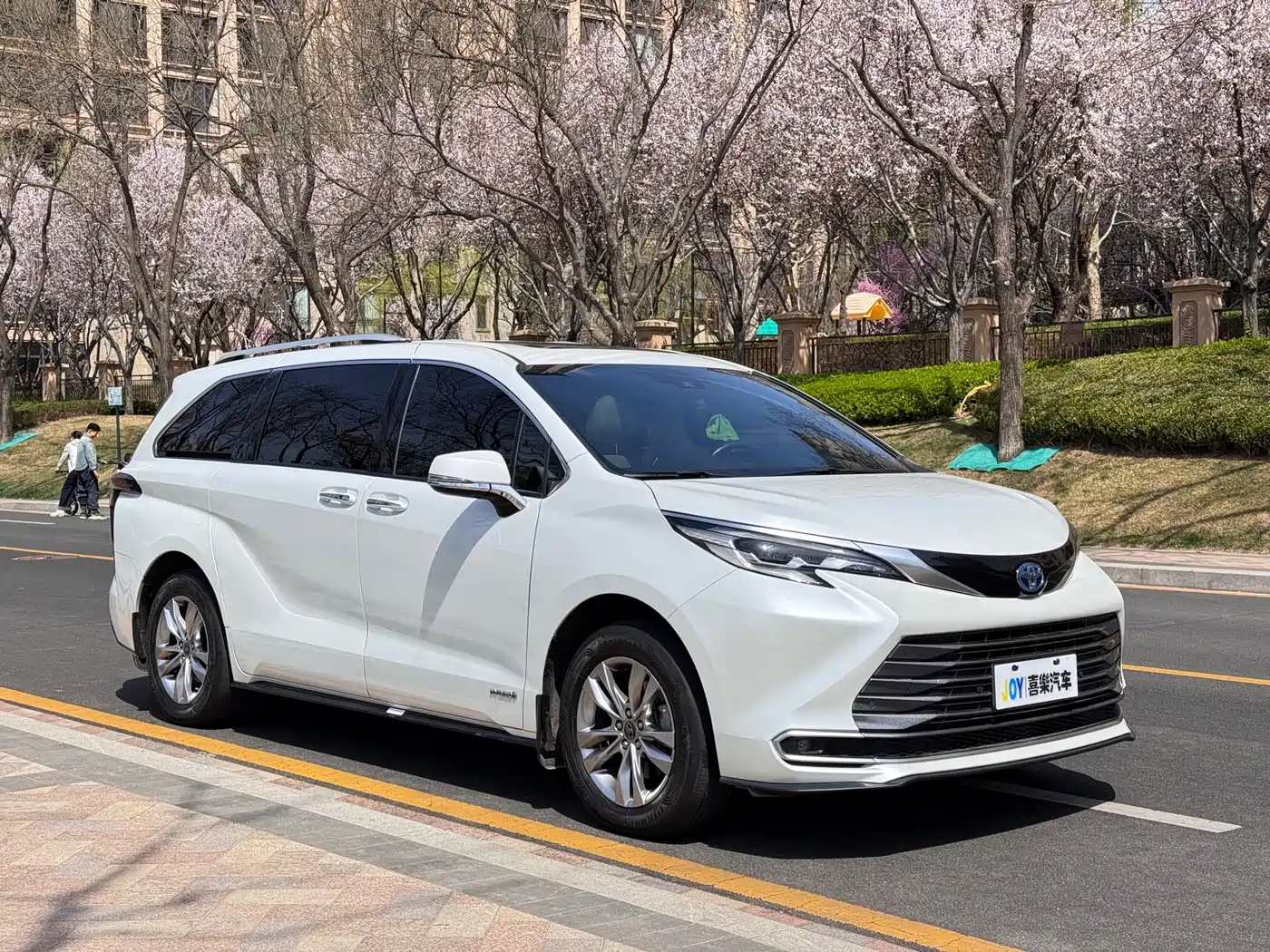 Toyota Sienna 2021 2.5L Hybrid Ultimate Edition фото 8
