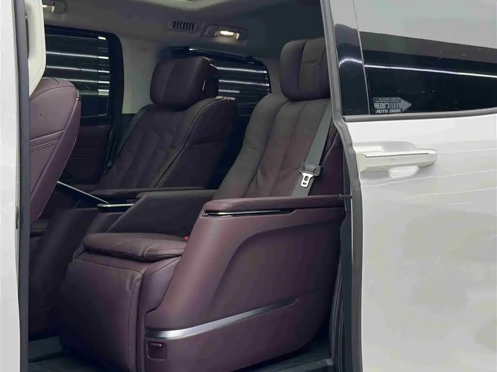 Buick Century 2025 2.0T 6-Seater World Edition фото 7