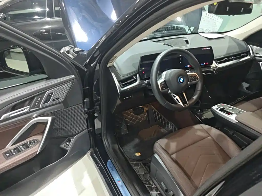 BMW iX1 2025 2025 eDrive25L M Sport Package