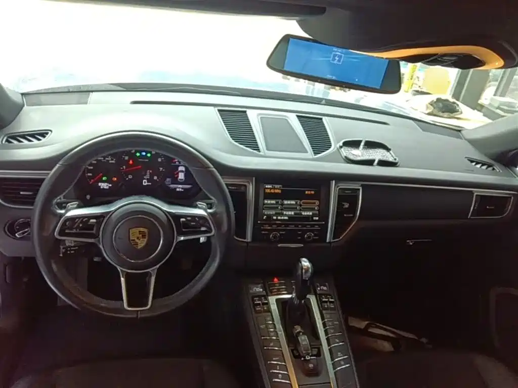 Porsche Macan 2016 Macan 2.0T фото 10