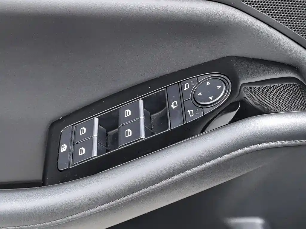 Mazda Mazda3 Axela 2024 2023 2.0L Auto Zhiyao