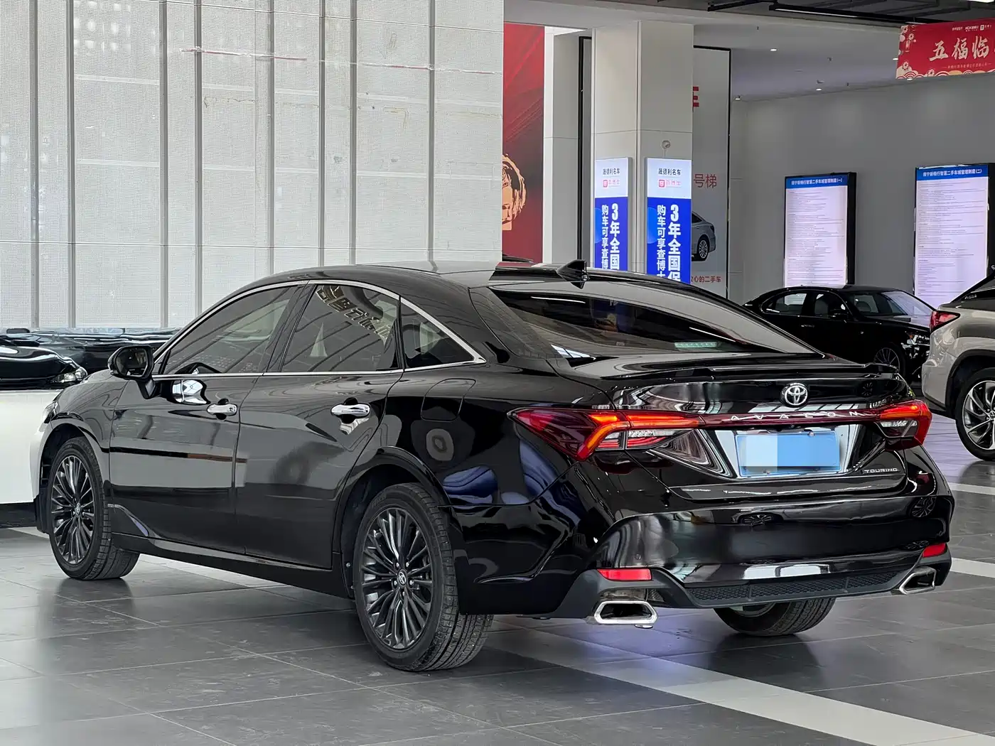 Toyota Avalon 2019 2.5L Touring Premium Edition China VI фото 18