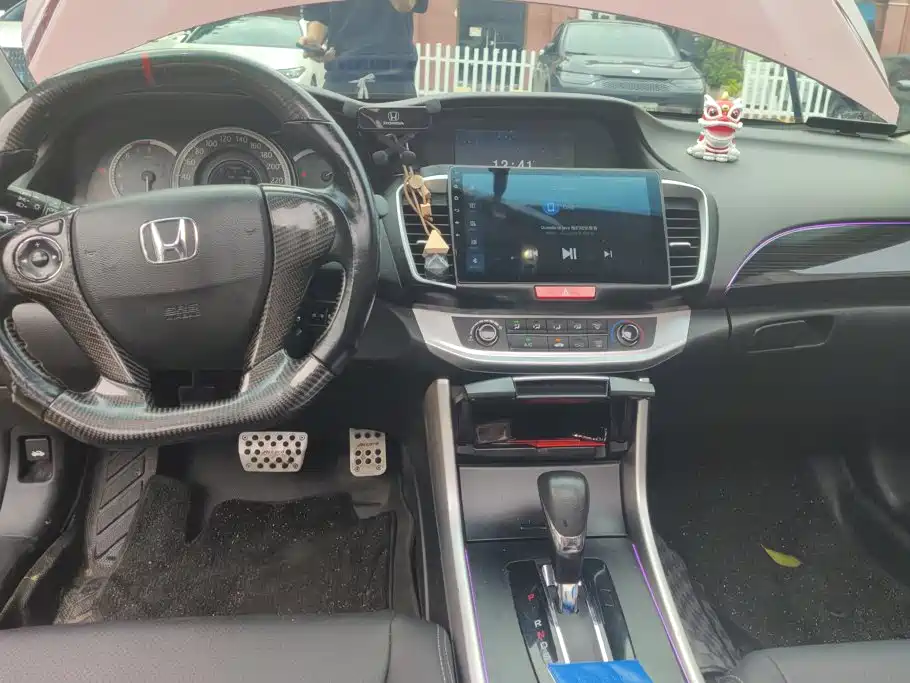 صورة 12 - Honda Accord
