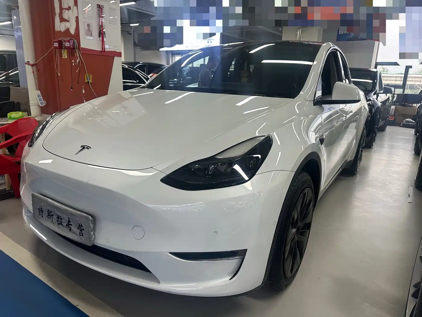 TESLA MODEL Y