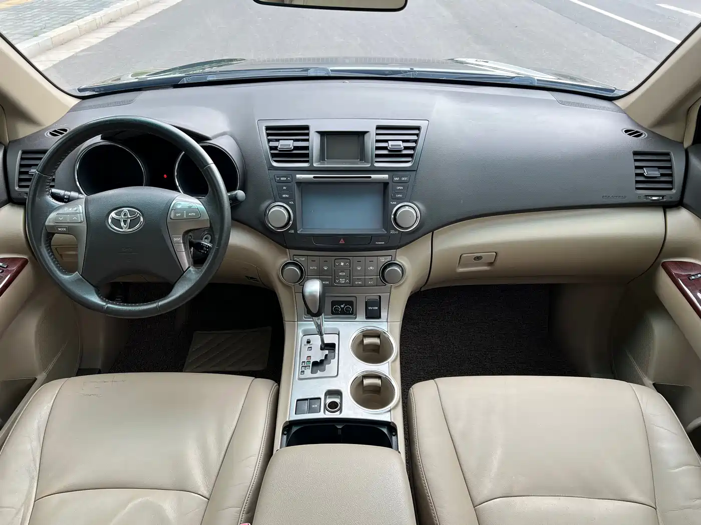Toyota Highlander 2012 2.7L 2WD 7-Seater Luxury Edition фото 14