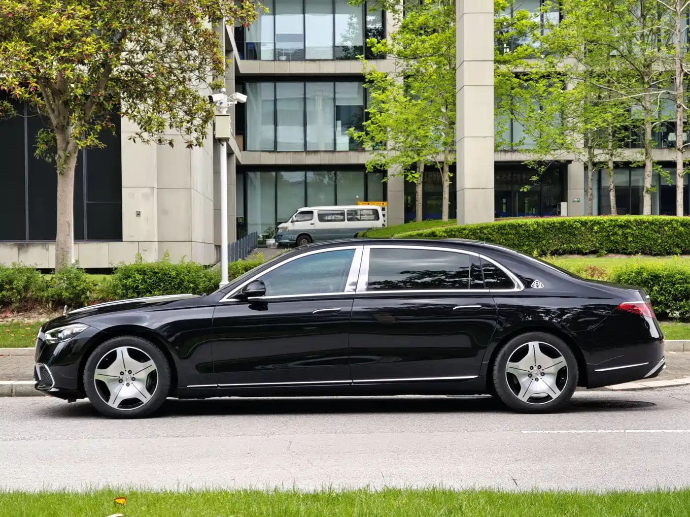 Mercedes-Benz Maybach S-Class 2025 Model S 480 4MATIC фото 7