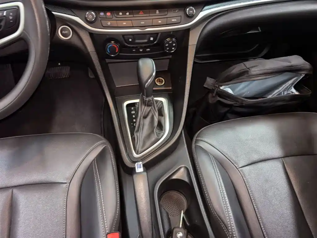 Buick Excelle 2021 Facelift 1.3T Auto Mild Hybrid Elite фото 14