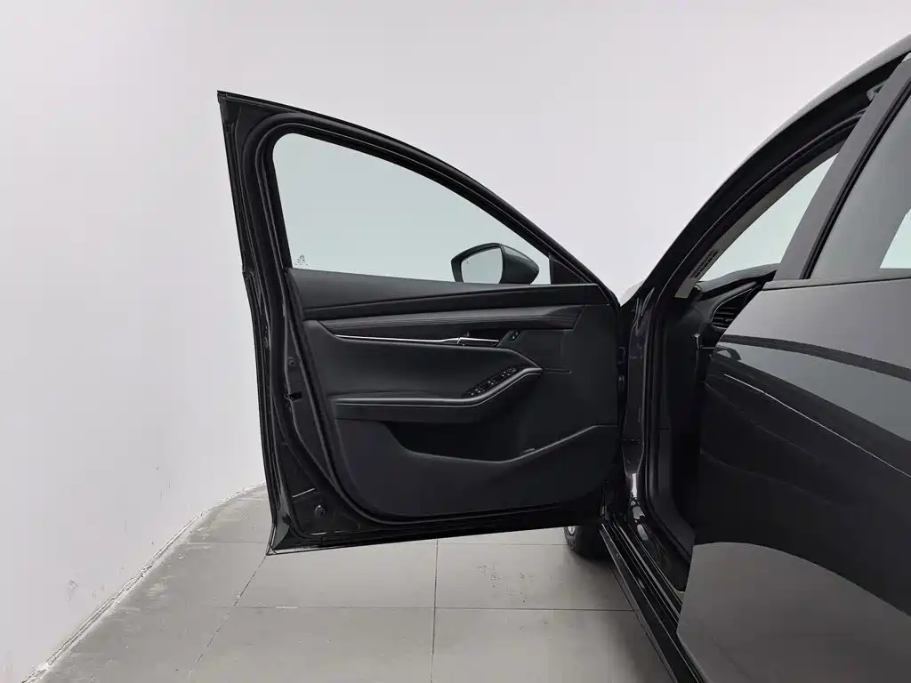 Mazda Mazda3 Axela 2024 2023 2.0L Auto Zhiyao