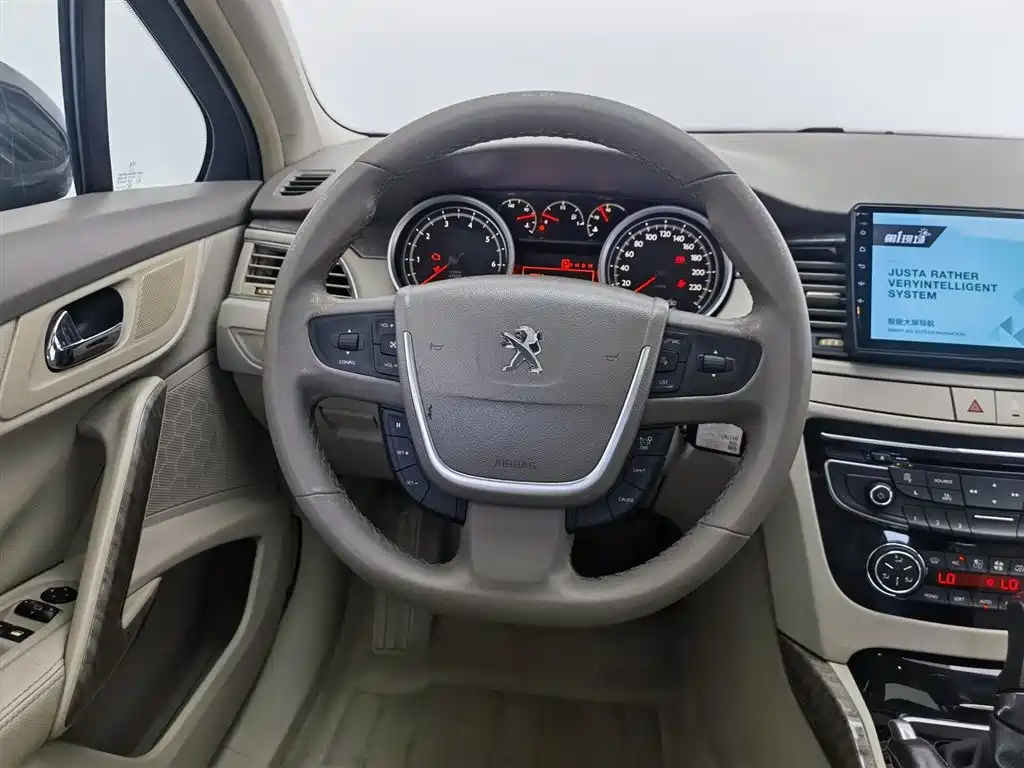 Peugeot 508 2011 2.3L Automatic Luxury Edition фото 11