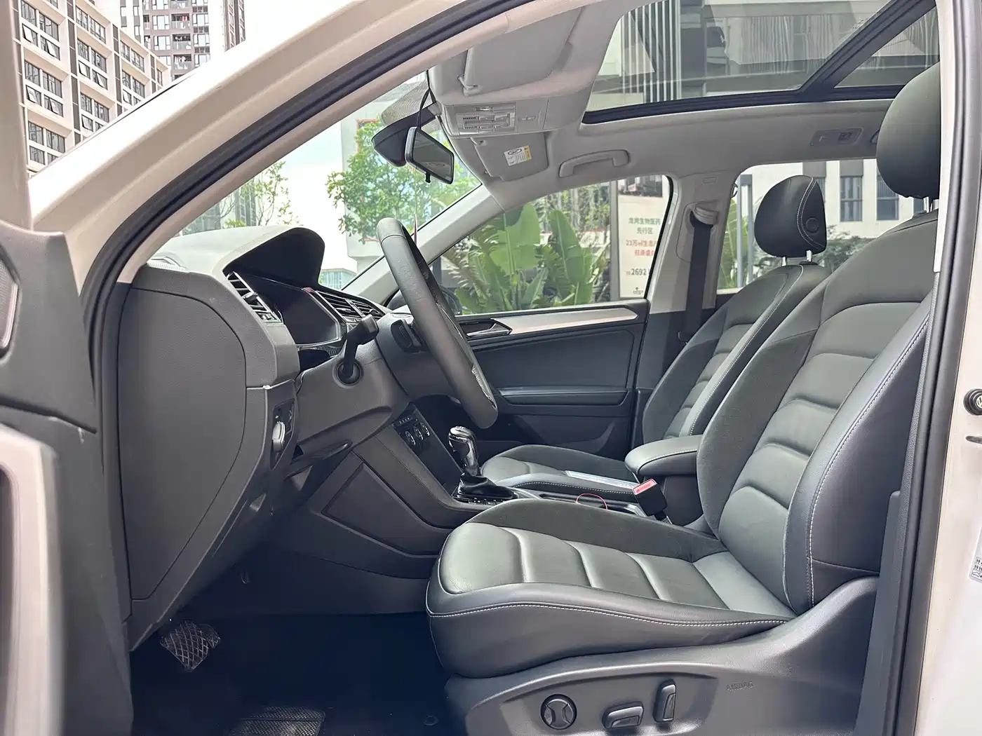 Volkswagen Tiguan L 2021 330TSI Automatic 2WD Smart фото 4