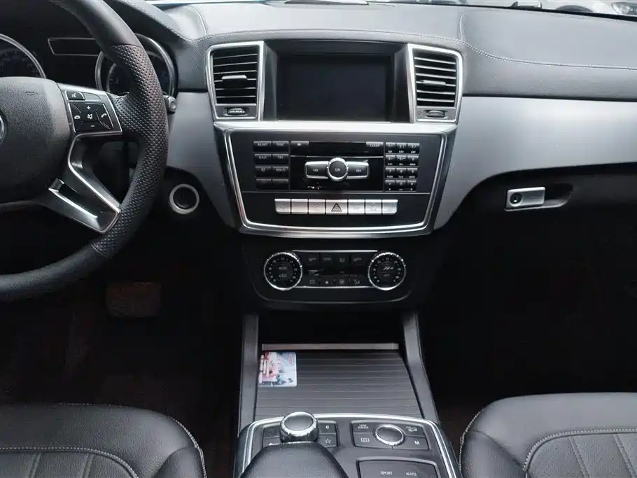 Mercedes-Benz GL-Class 2015 GL 400 4MATIC Sport фото 13