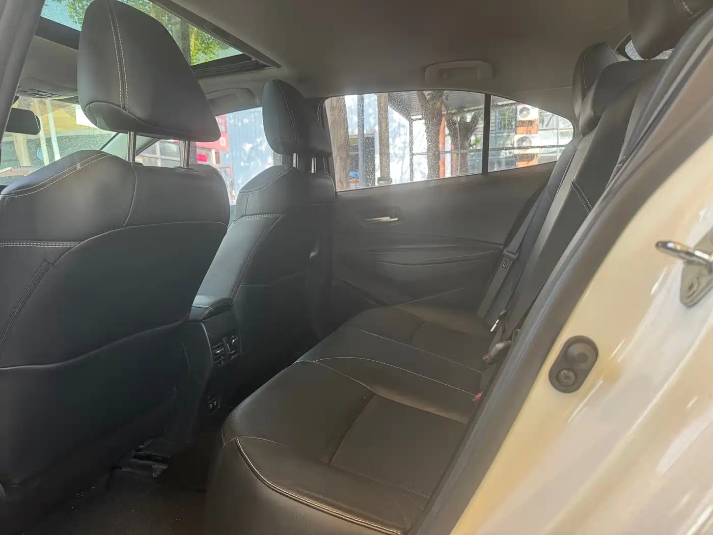 Toyota Corolla 2019 1.2T S-CVT GL-i Luxury Edition фото 8