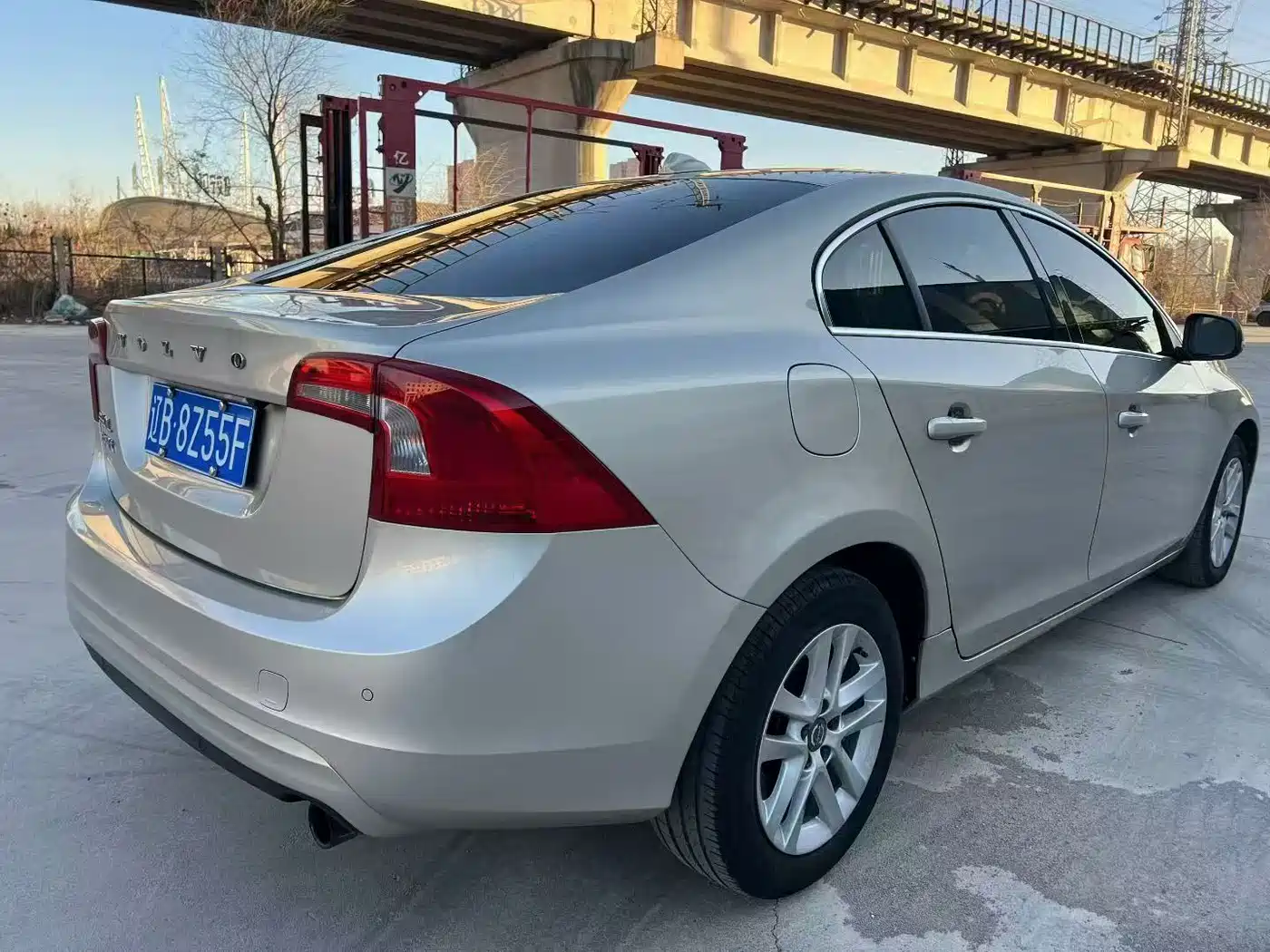 VOLVO S60