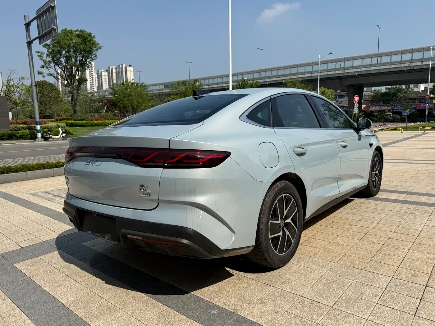 BYD Qin L 2025 DM-i Smart Drive Edition 120KM Surpassing фото 13