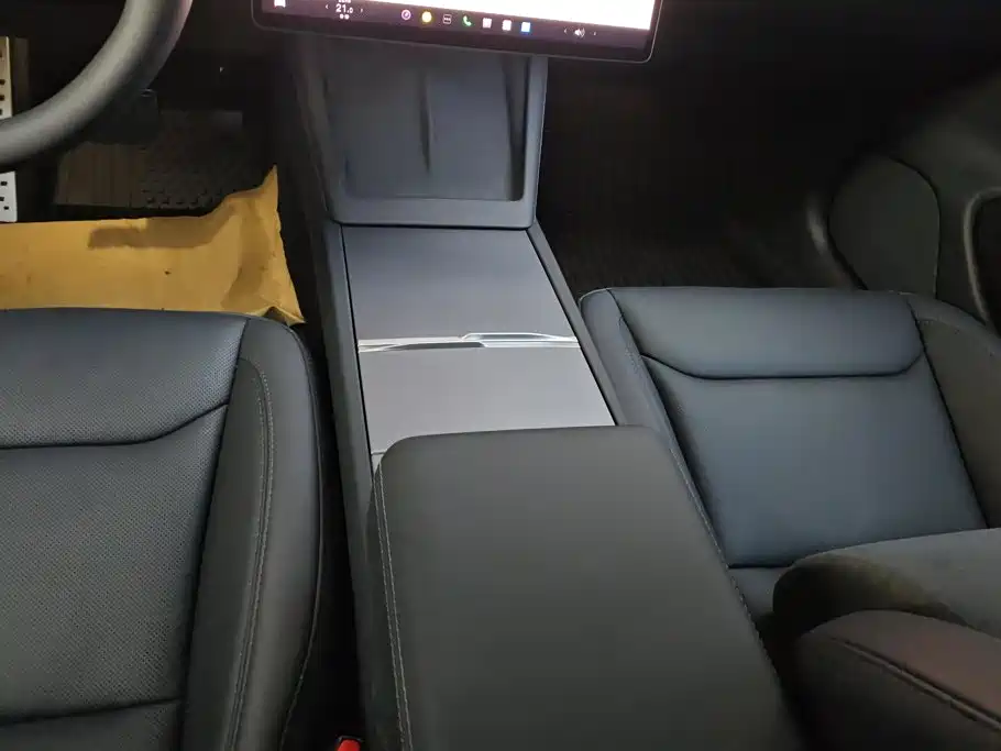 Tesla Model 3 2026 2025 Model Year Facelift Rear-Wheel Drive