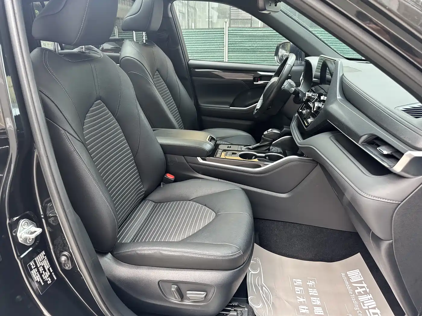 Toyota Crown Kluger 2022 2.5L HEV 4WD Premium Edition фото 7