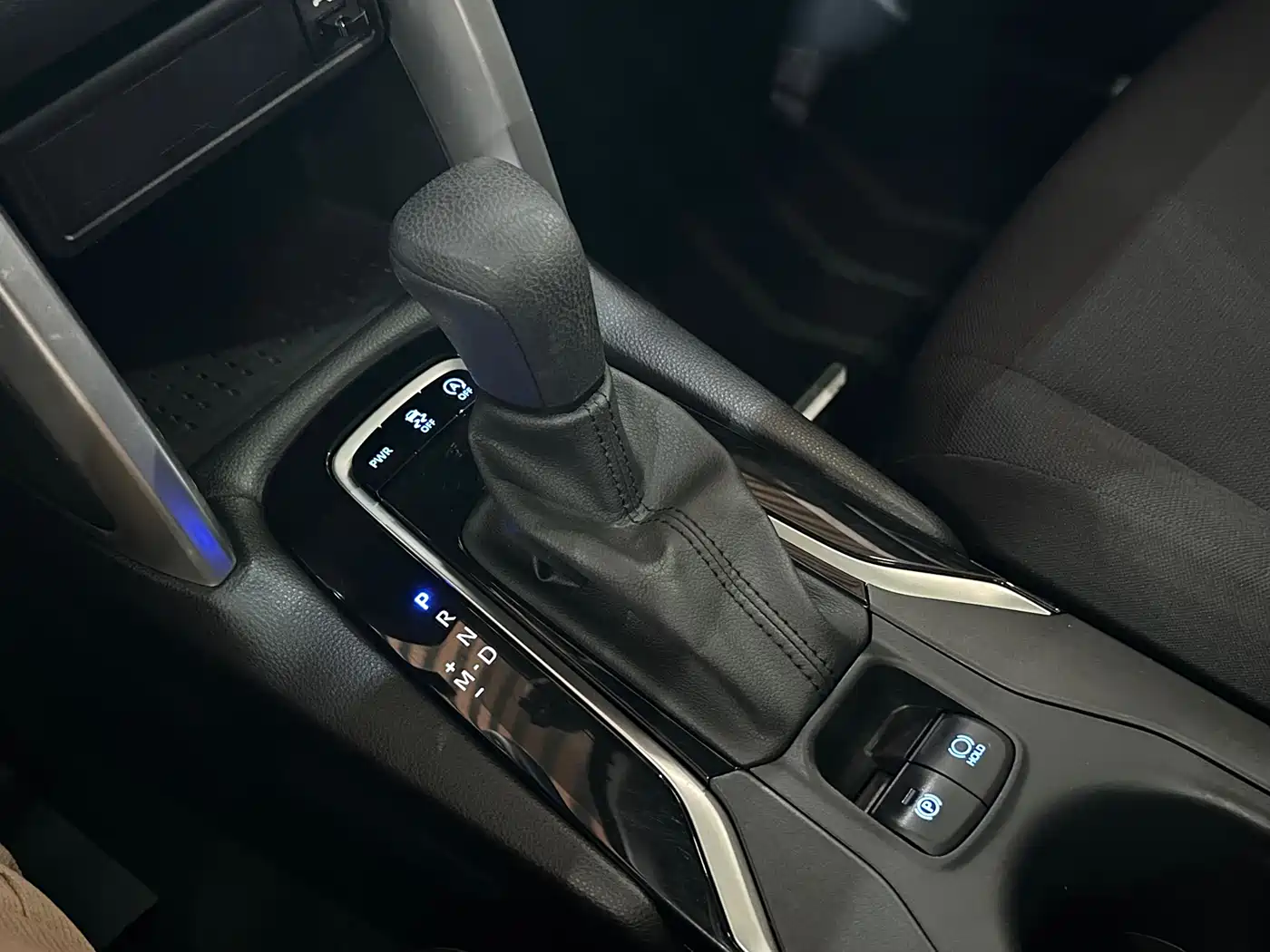 Toyota Corolla Cross 2022 2.0L Luxury Edition фото 9