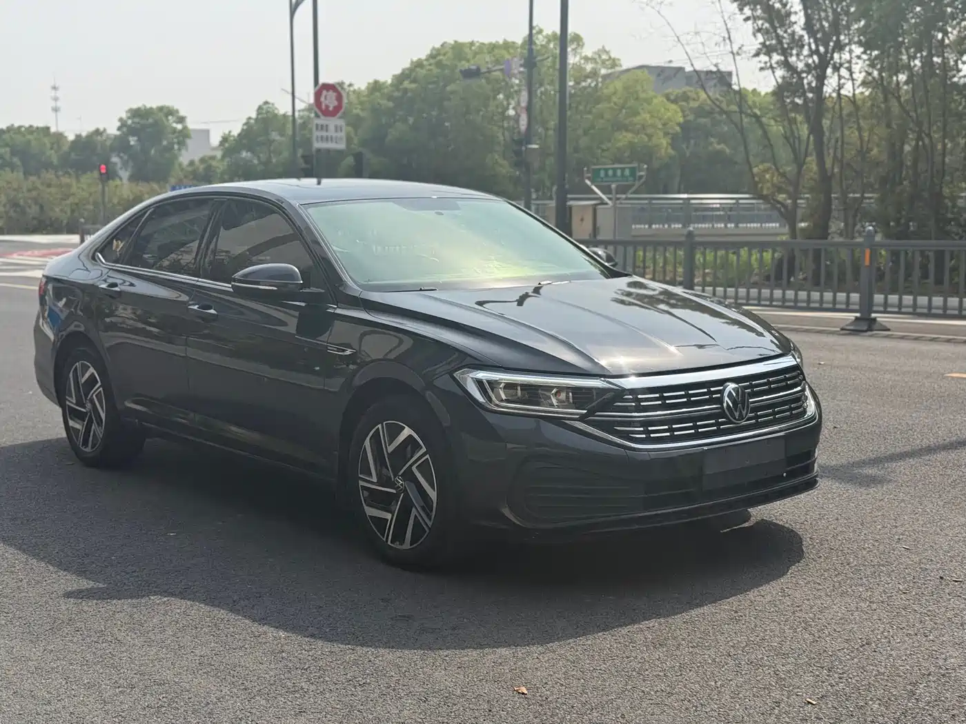 Volkswagen Sagitar 2024 300TSI DSG Surpass Edition фото 3