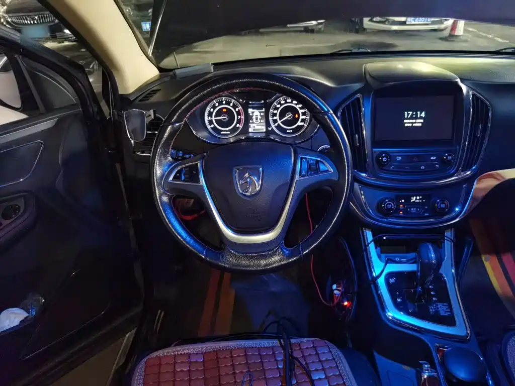 Baojun 560 2016 2016 1.8L iAMT Luxury