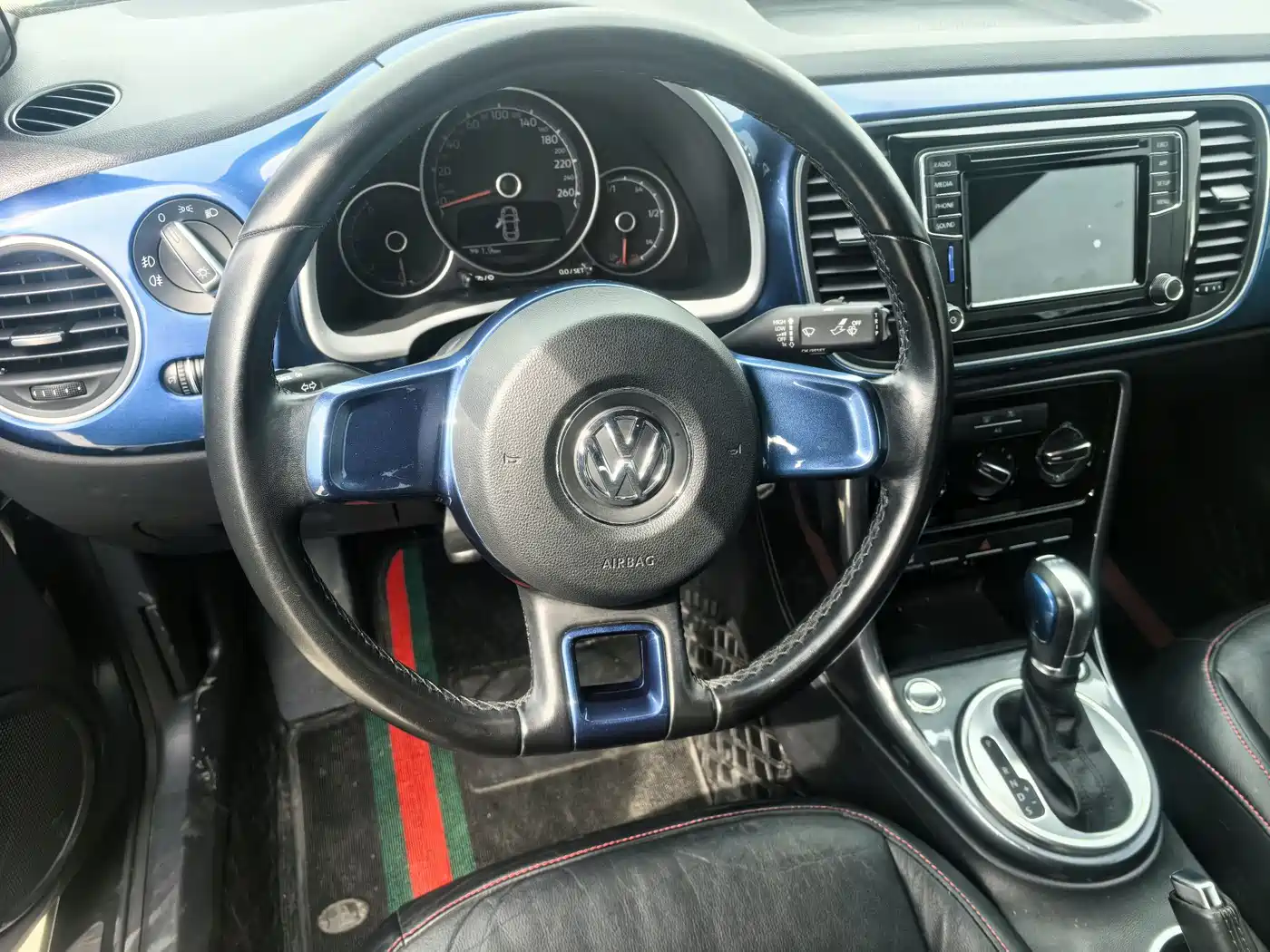 VOLKSWAGEN BEETLE