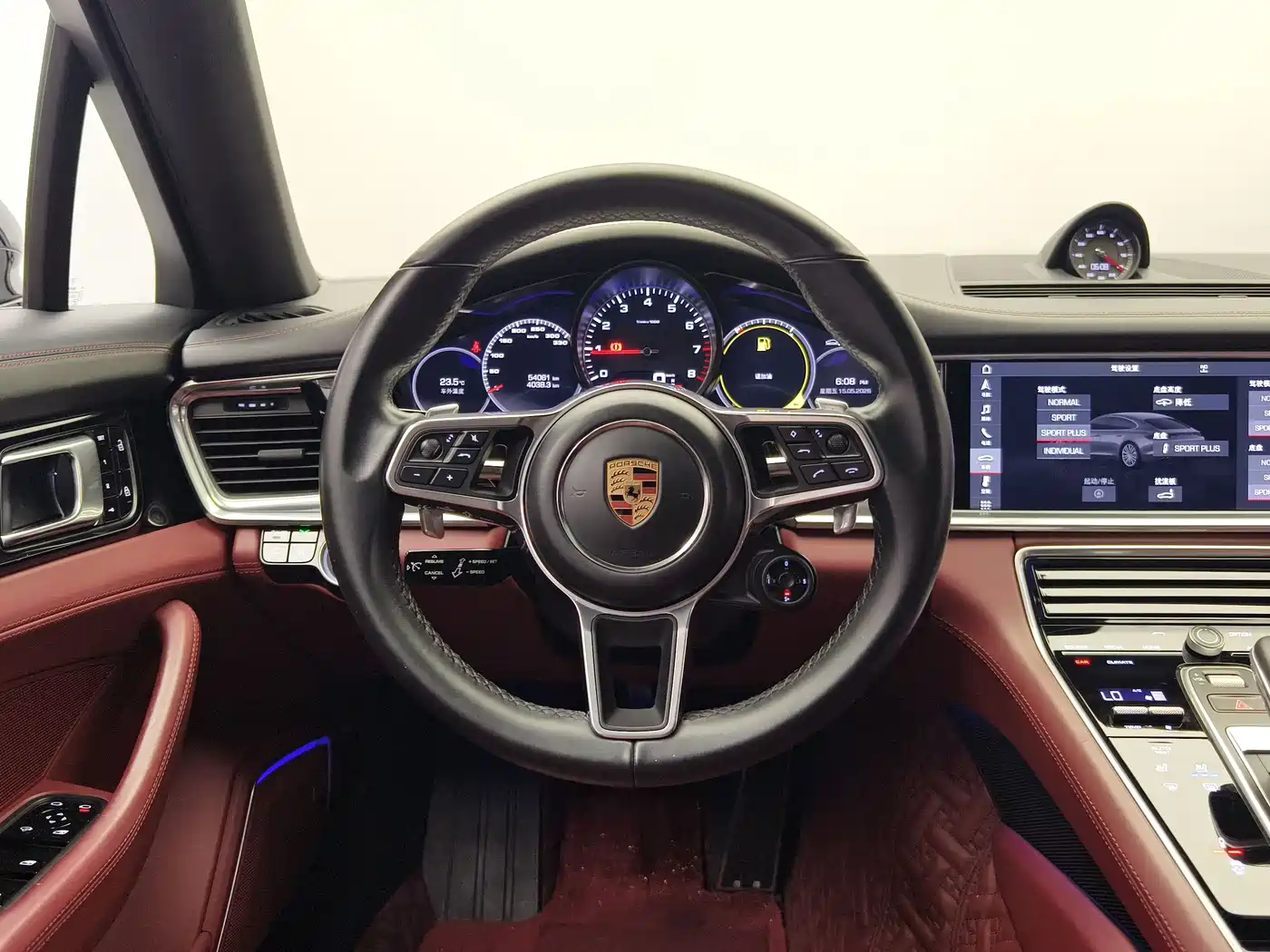 Porsche Panamera фото 11