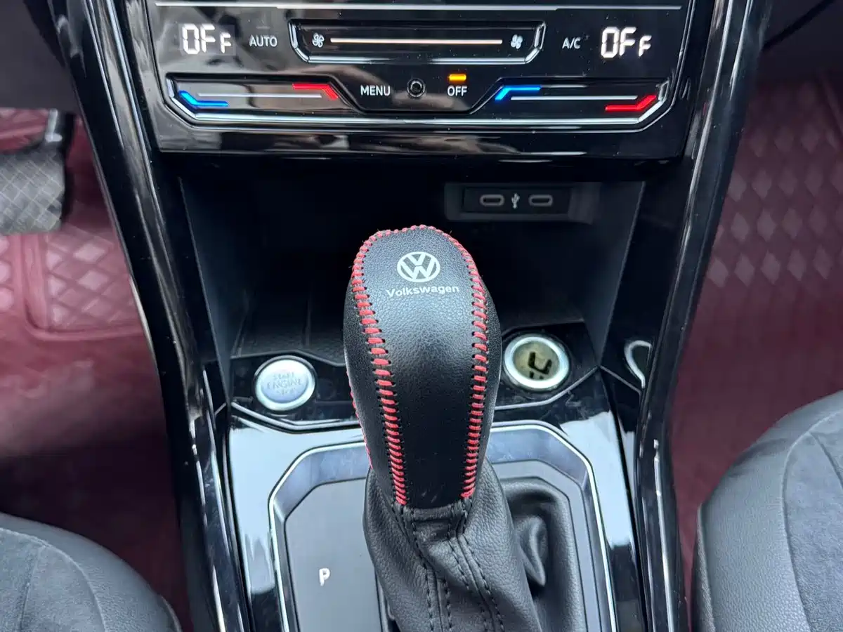 Volkswagen T-ROC 2021 Facelift 280TSI DSG 4WD Luxury Smart Connect Edition фото 13