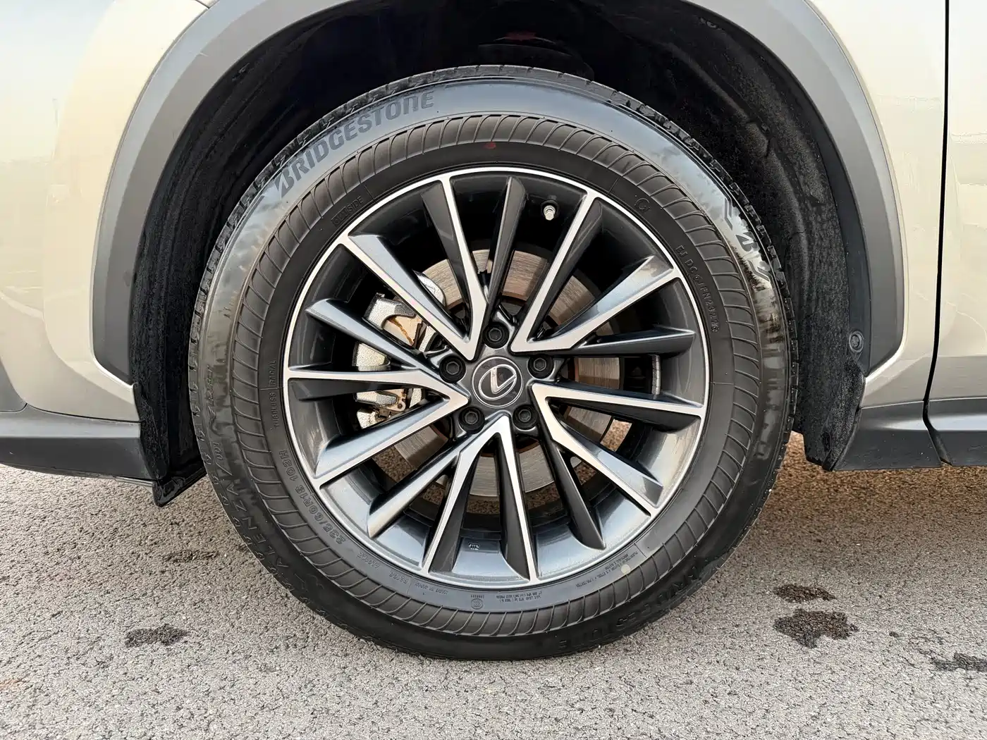 Lexus NX 2022 260 FWD Joy Creation Edition фото 23