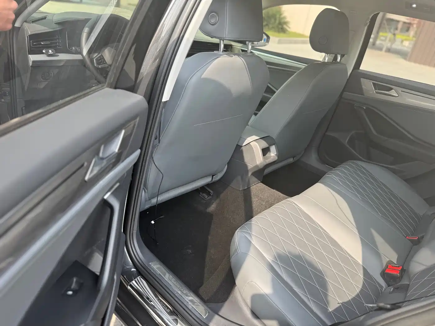 Volkswagen Sagitar 2024 300TSI DSG Surpass Edition фото 10