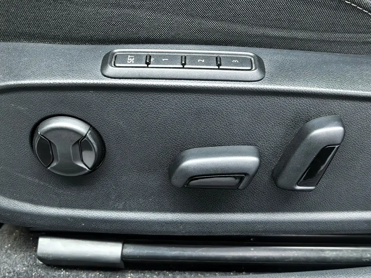Volkswagen Golf 2021 280TSI DSG R-Line фото 12