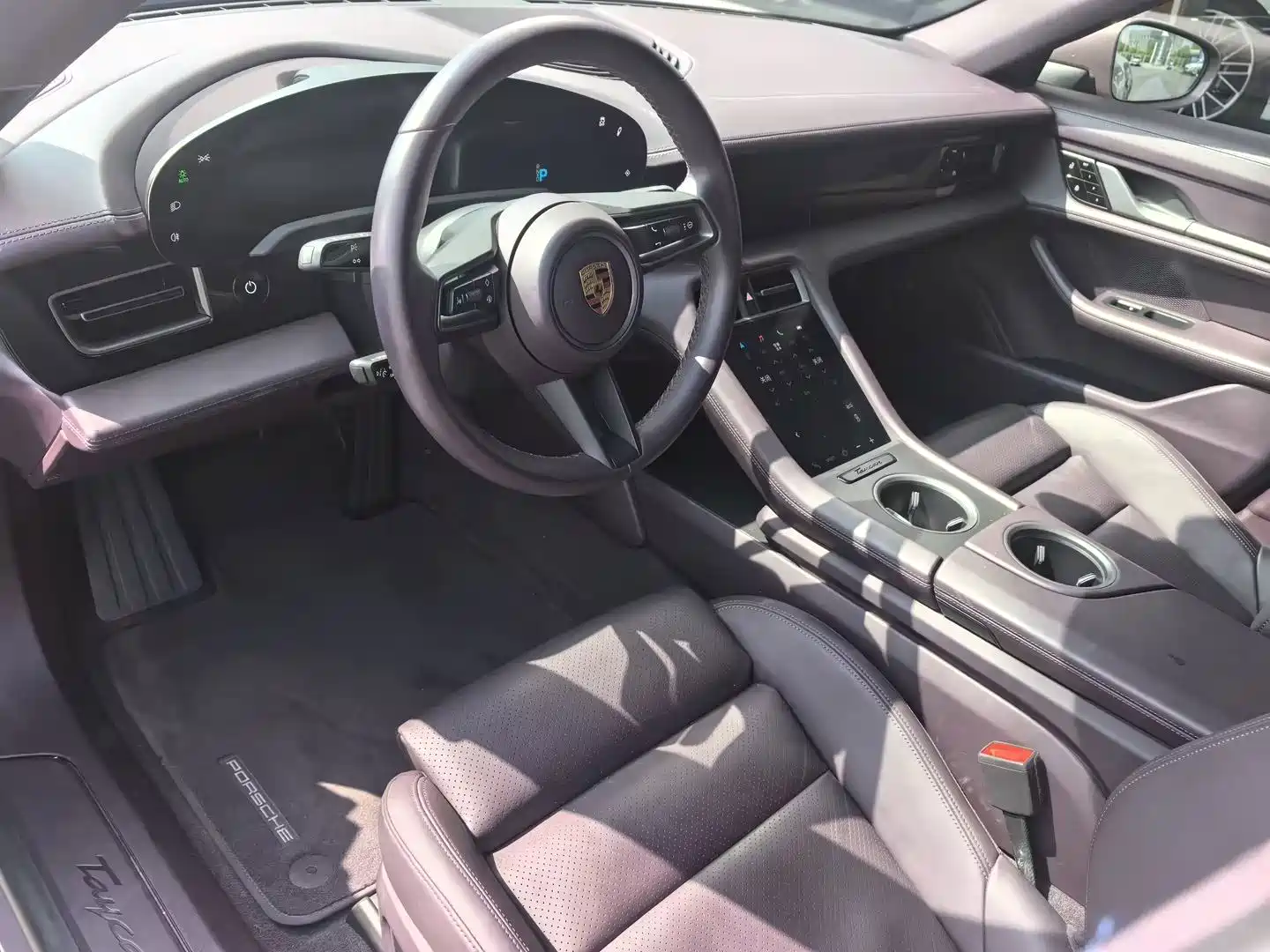 صورة 4 - Porsche Taycan