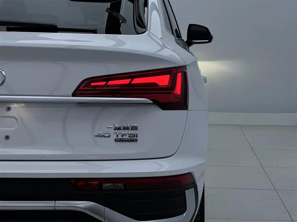 Audi Q5L Sportback 2022 40 TFSI Luxury фото 9