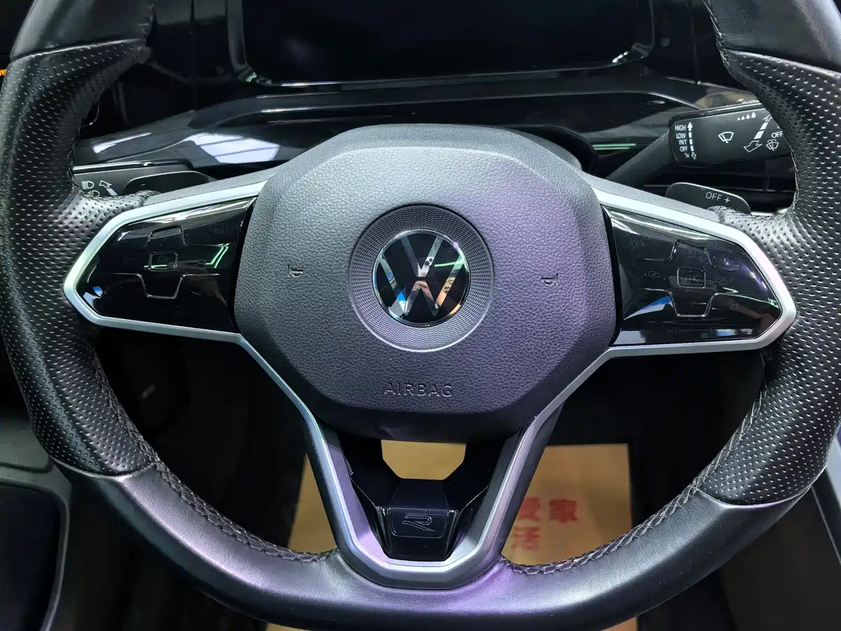 Volkswagen Golf 2021 280TSI DSG R-Line фото 15