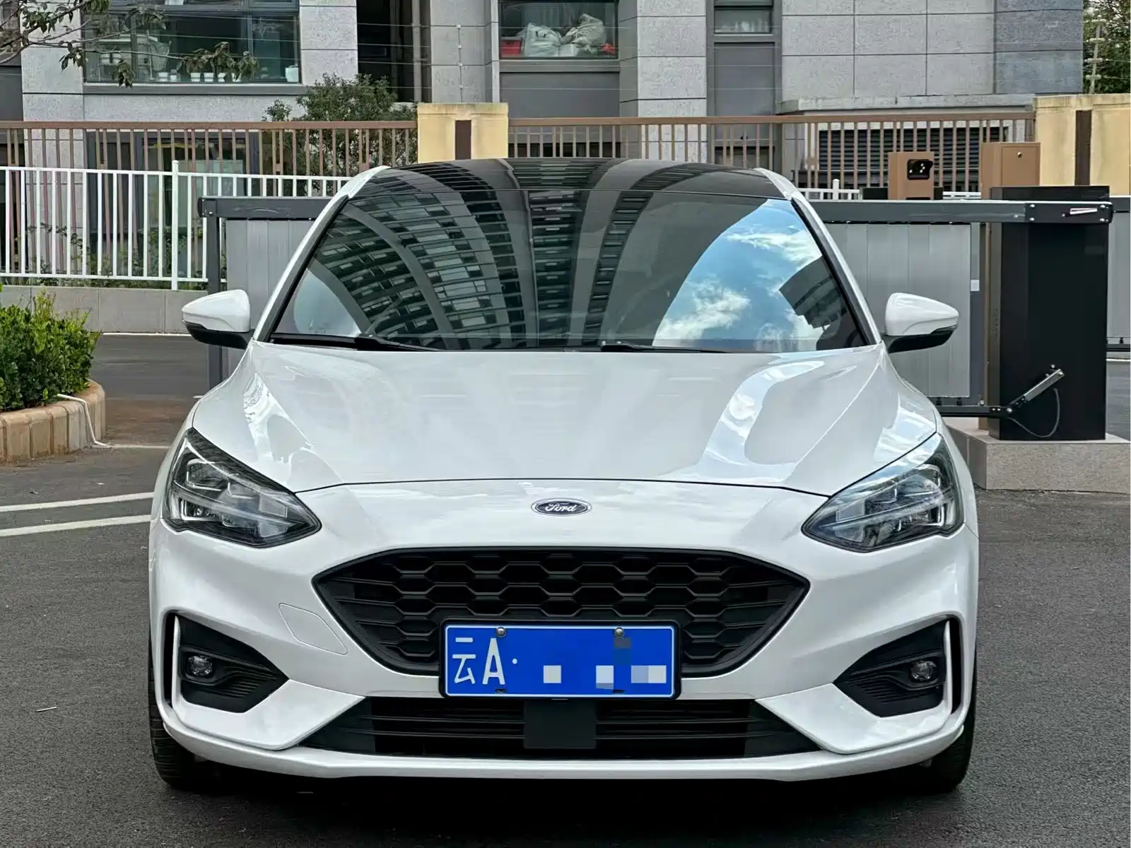 Фото 2 - Ford Focus