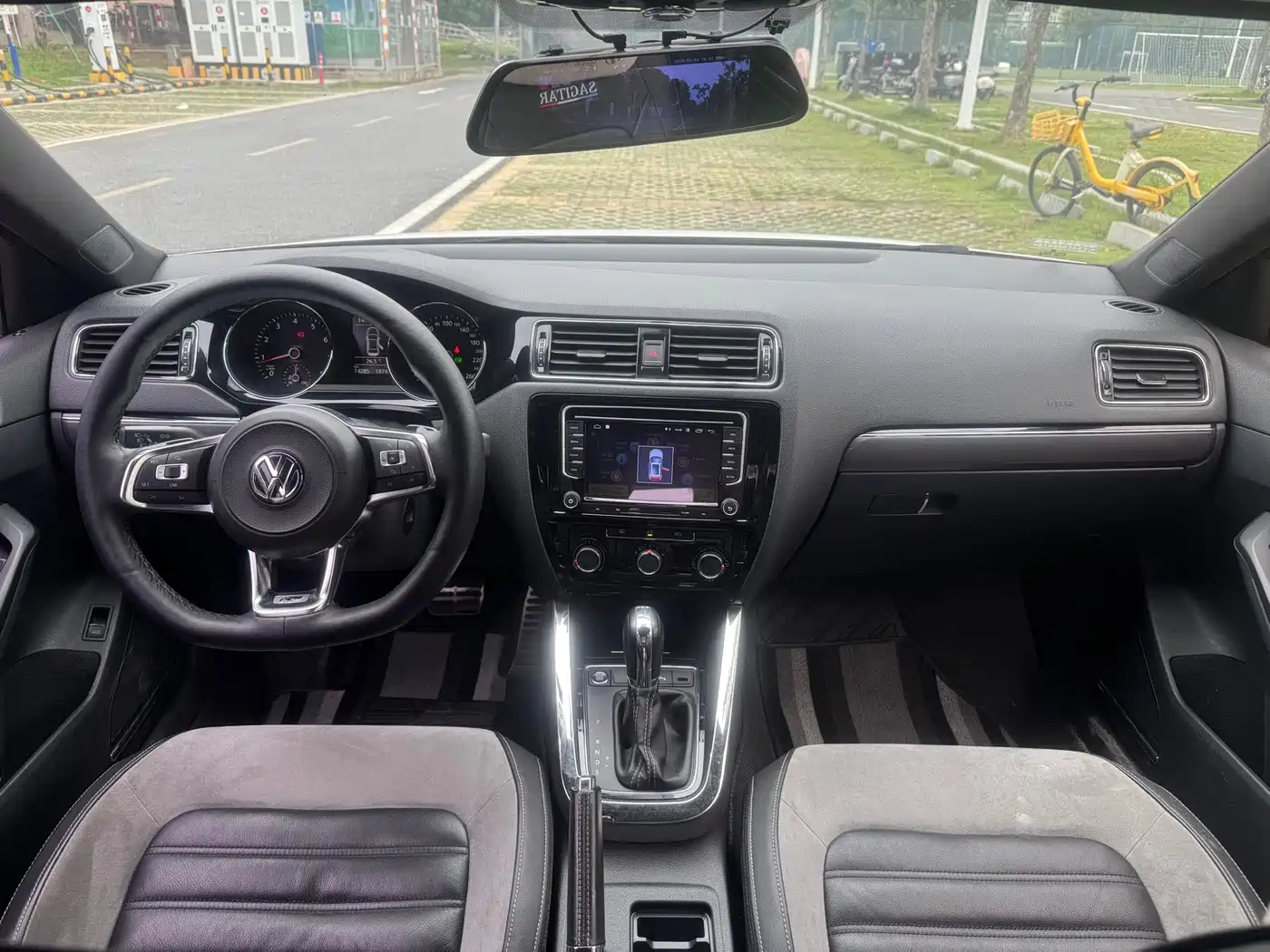 Volkswagen Sagitar 2017 280TSI Automatic R-Line фото 15