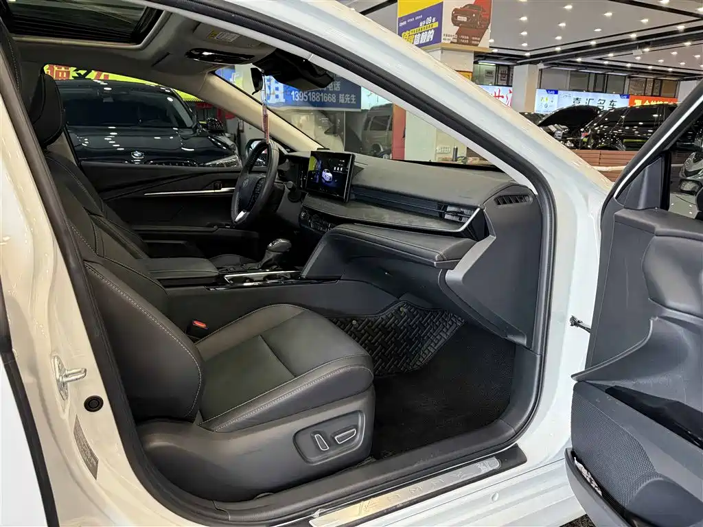 Toyota Camry 2024 Hybrid 2.0HGVP Luxury Edition фото 6