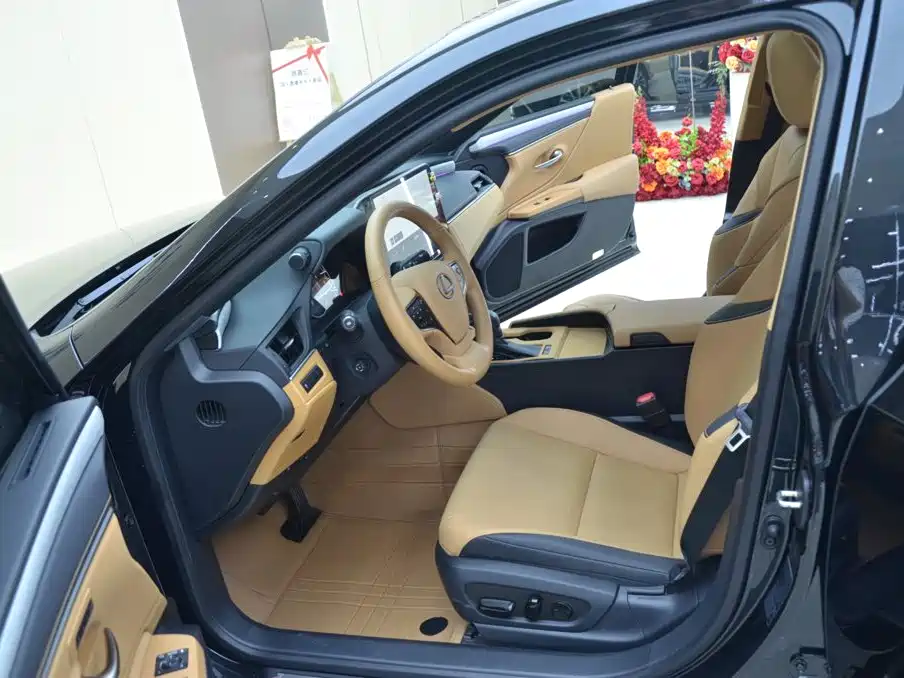 Lexus ES 2026 2025 Model 200 Special Edition