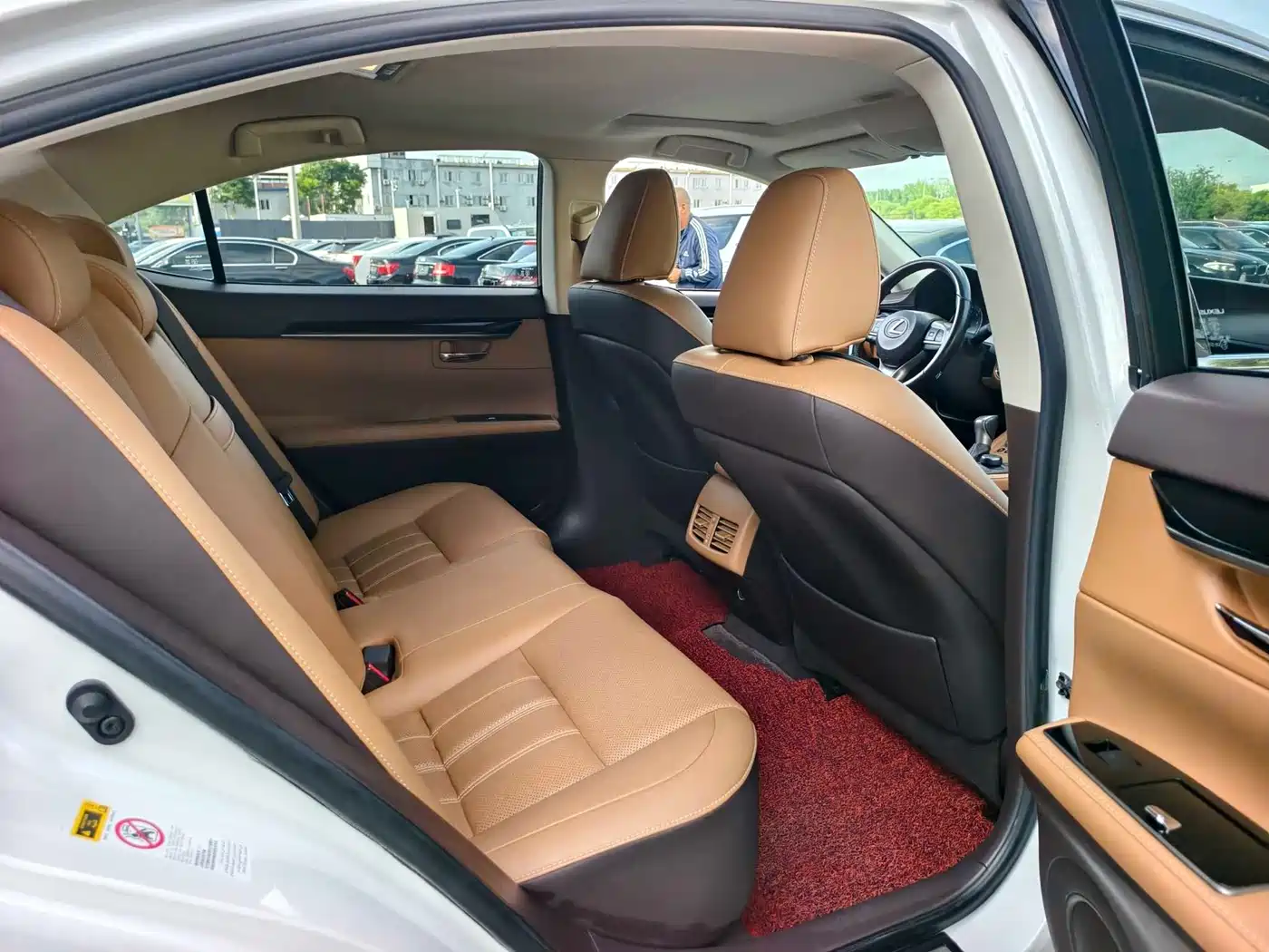 Lexus ES 2015 200 Elite Edition фото 18