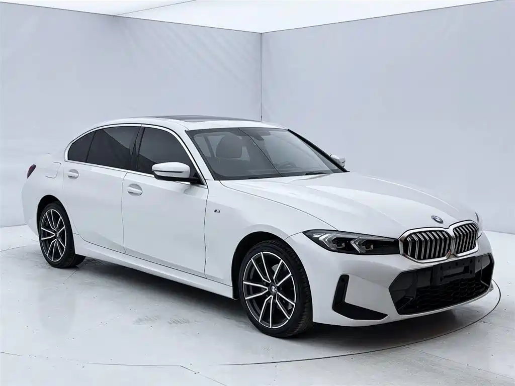 BMW 3 Series 2023 320i M Sport Package фото 3