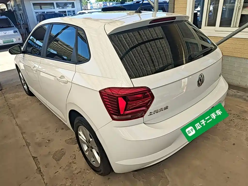 Volkswagen Polo 2019 Plus 1.5L Automatic Panorama Enjoyment Edition фото 5