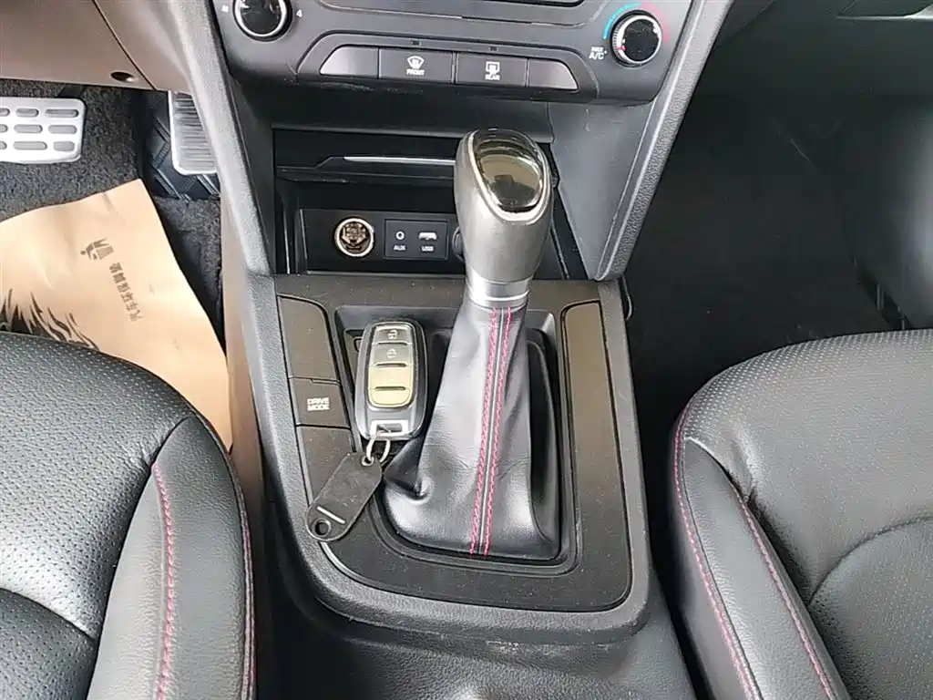 Hyundai Elantra 2016 1.4T DCT Dynamic·Elite Edition фото 14
