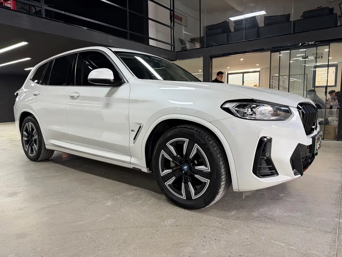 BMW IX3