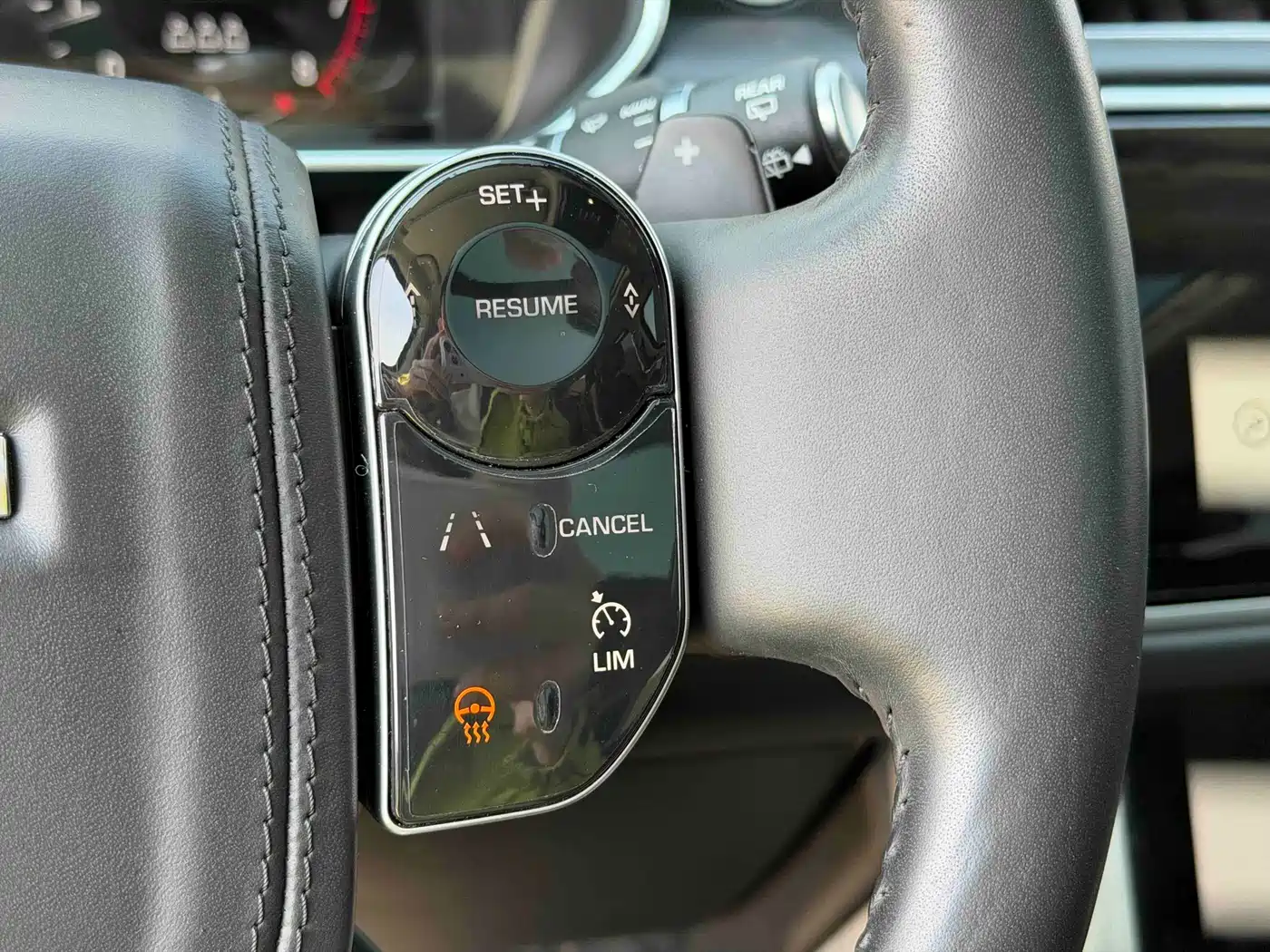 Land Rover Range Rover 2020 3.0 L6 Heritage Extended Edition фото 15