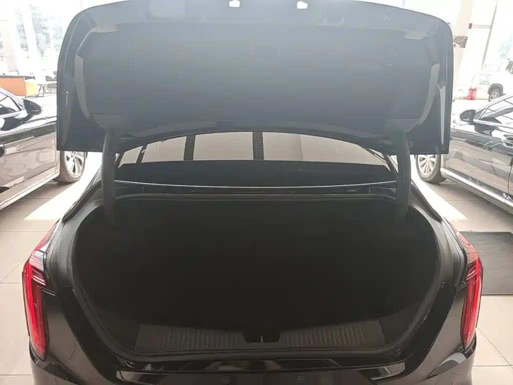 Cadillac CT4 2023 2023 28T Luxury Model