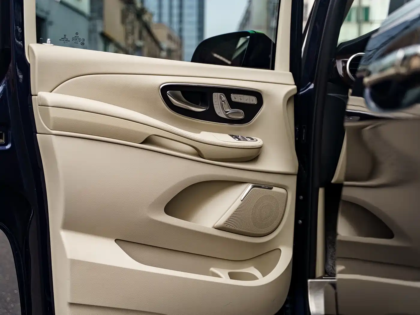 Mercedes-Benz V-Class 2018 V 260 Premium Edition China V фото 8