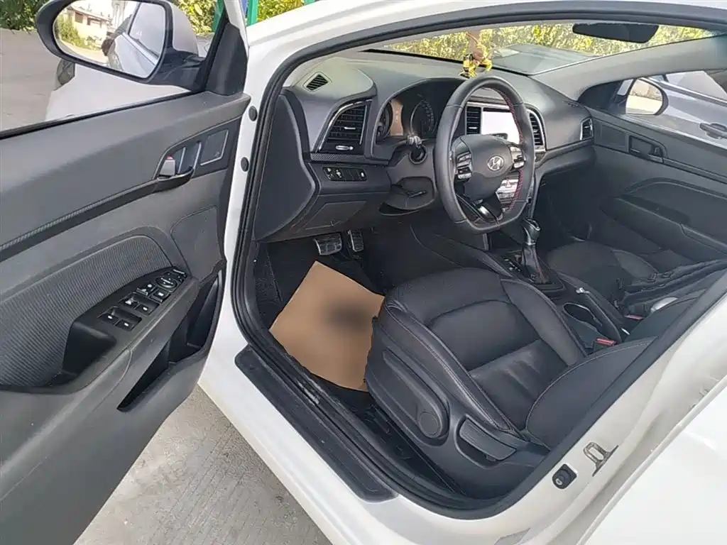 Hyundai Elantra 2016 1.4T DCT Dynamic·Elite Edition фото 16