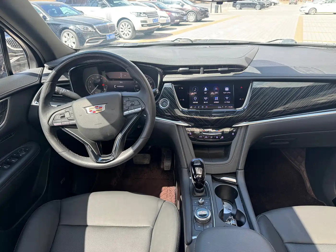 CADILLAC XT6