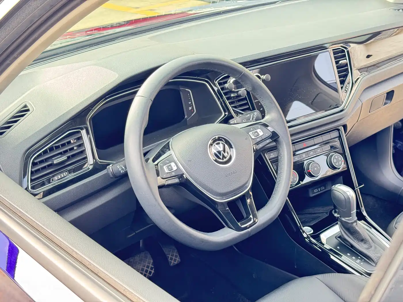 Volkswagen T-ROC 2022 280TSI DSG 2WD Comfort PLUS фото 13