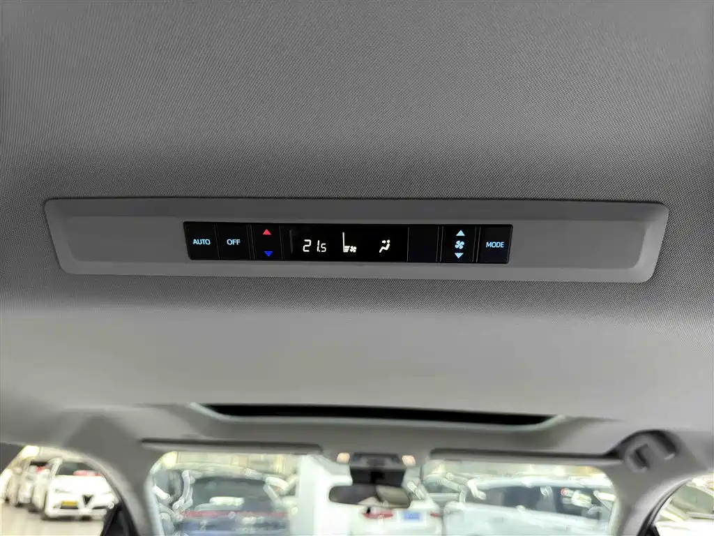 Toyota Sienna 2021 2.5L Hybrid Comfort Edition фото 10